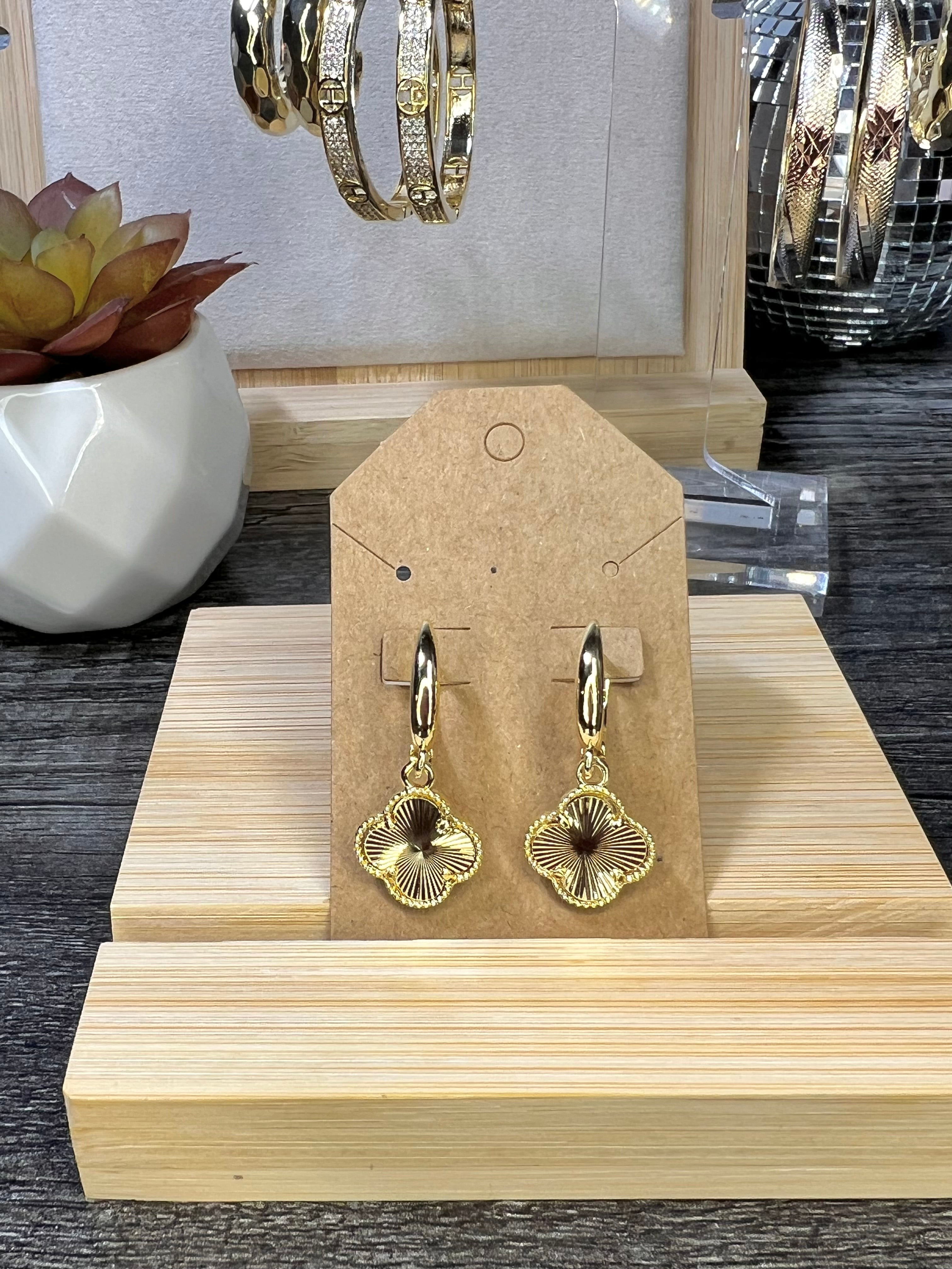 Clover dangle earrings