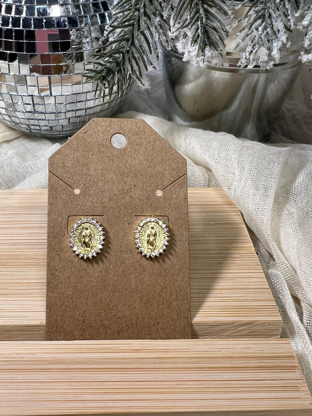 Virgen Studs