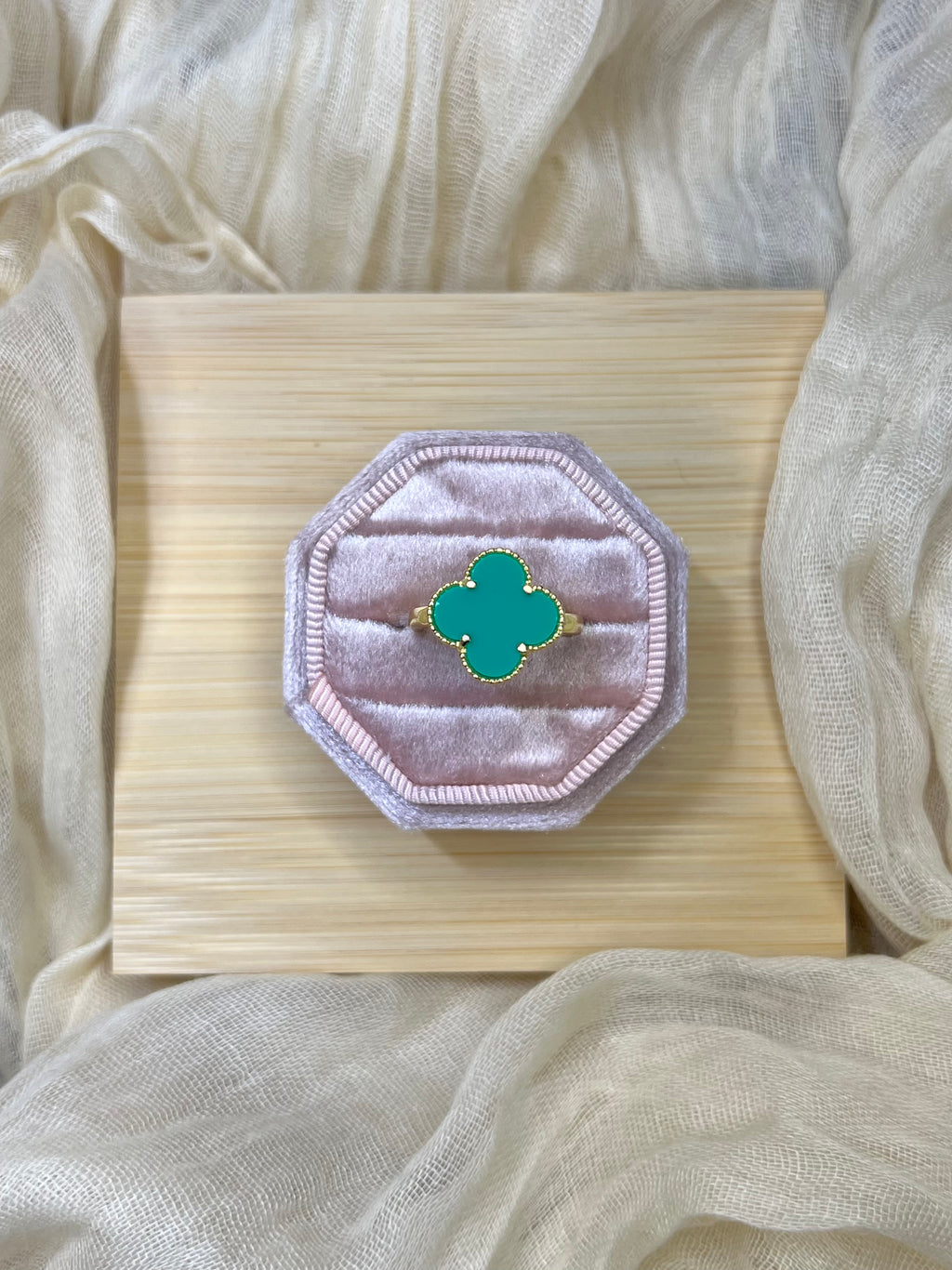 Clover Ring