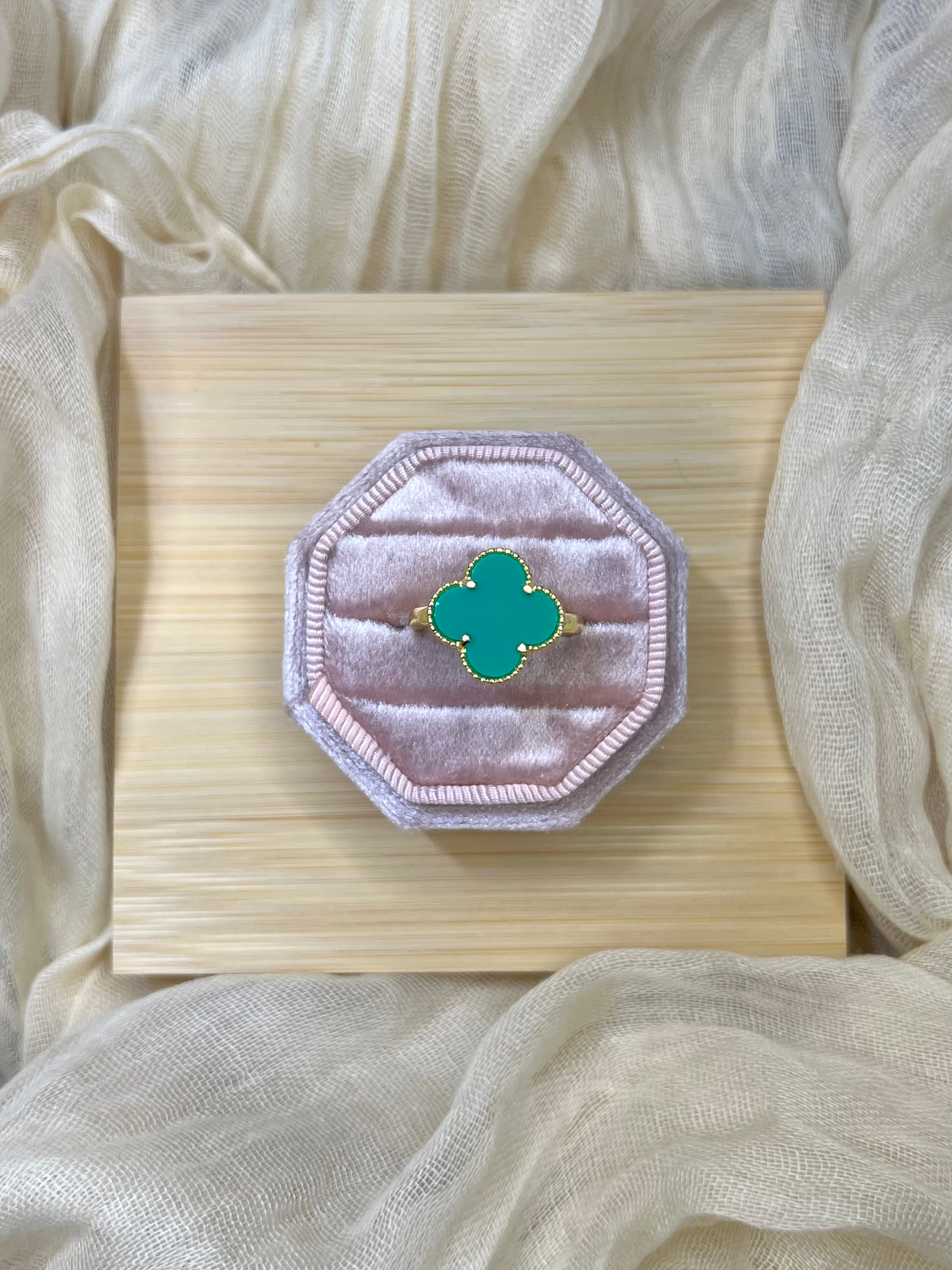Clover Ring